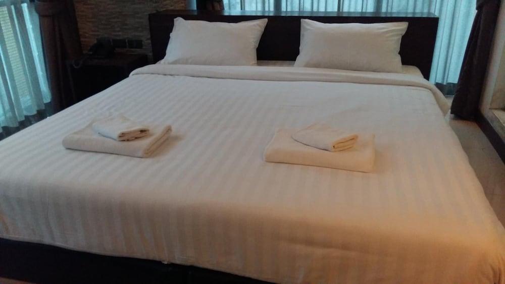 Collection O The Bangkok Airport Link Suite Экстерьер фото