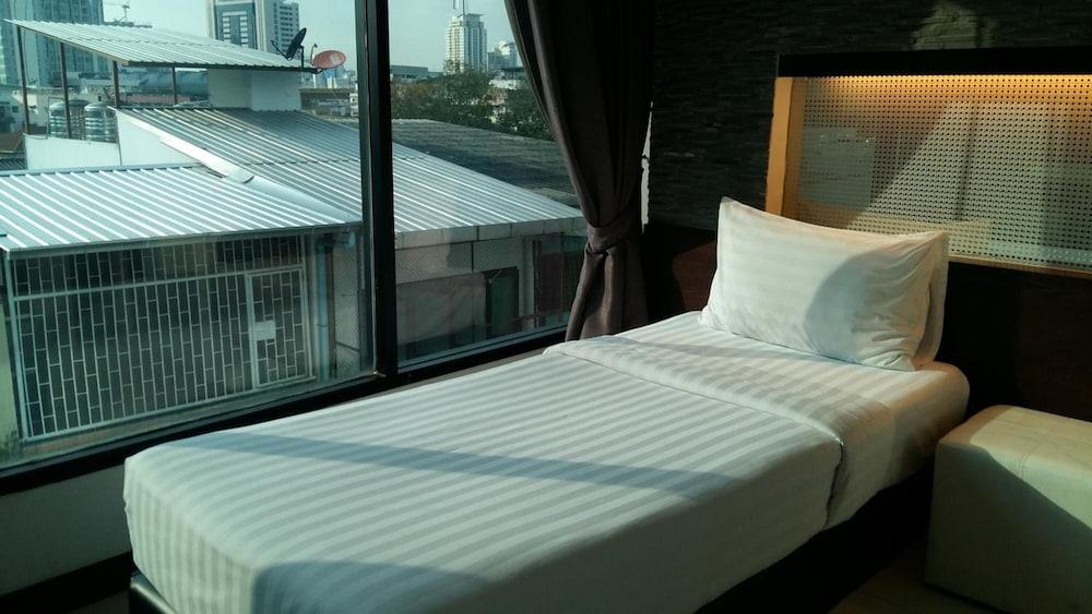 Collection O The Bangkok Airport Link Suite Экстерьер фото