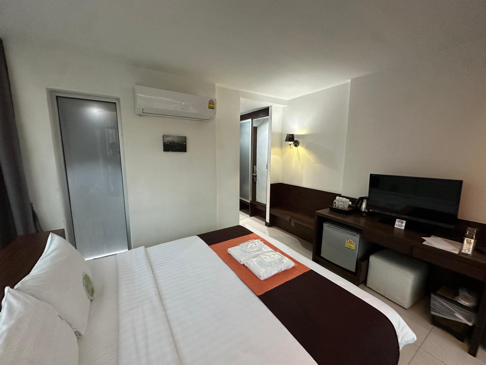 Collection O The Bangkok Airport Link Suite Экстерьер фото