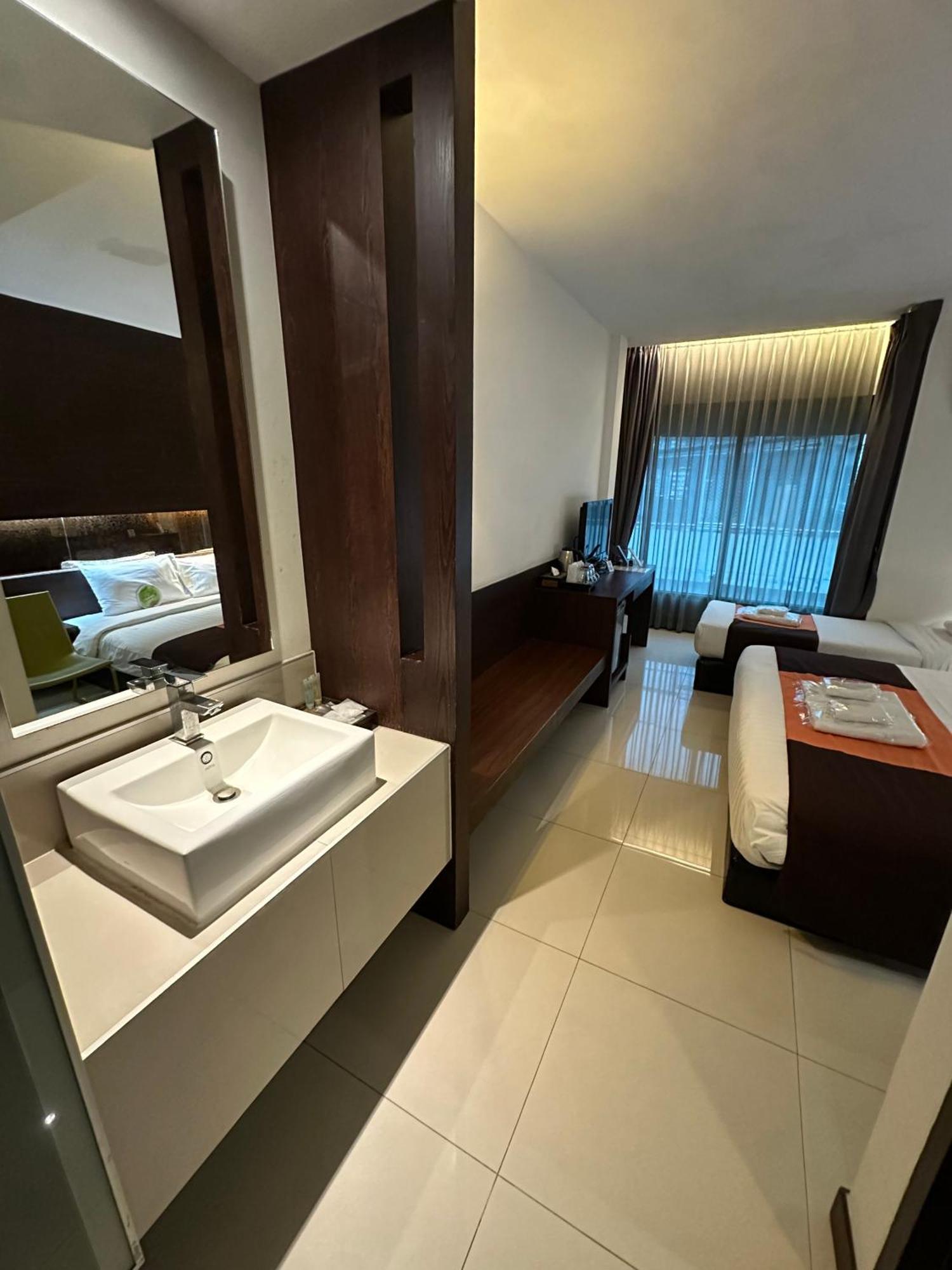 Collection O The Bangkok Airport Link Suite Экстерьер фото