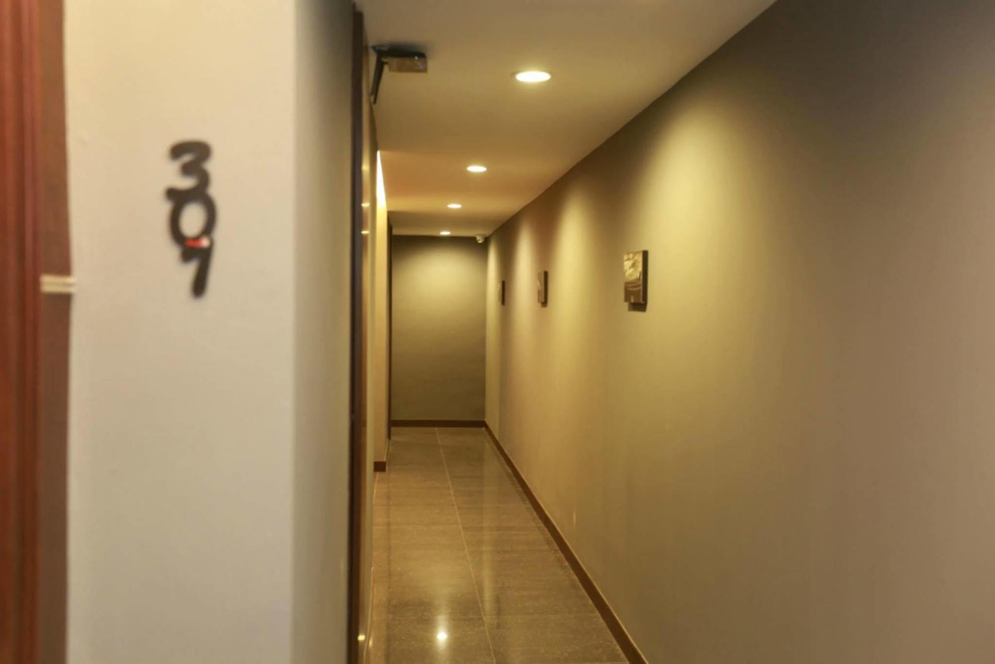 Collection O The Bangkok Airport Link Suite Экстерьер фото